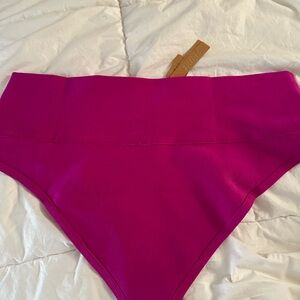 SKIMS PLUS SIZE SWIMWEAR